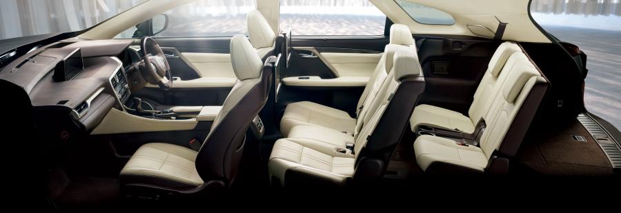 Интерьер Lexus RX450hL 2017 года  (JP) (фото 2 из 5)